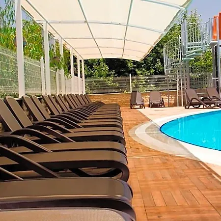 Adella Otel