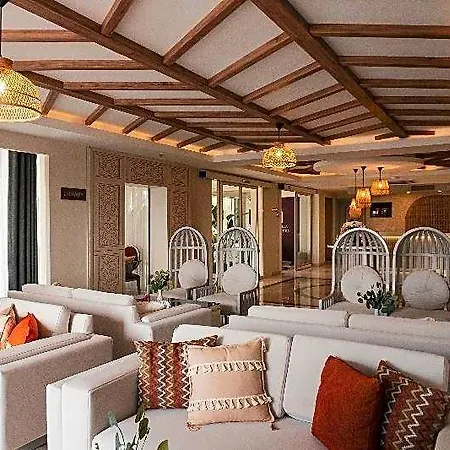Adella Отель 4*