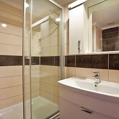 Adella Отель 4*