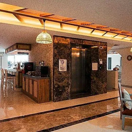 Adella Otel Side