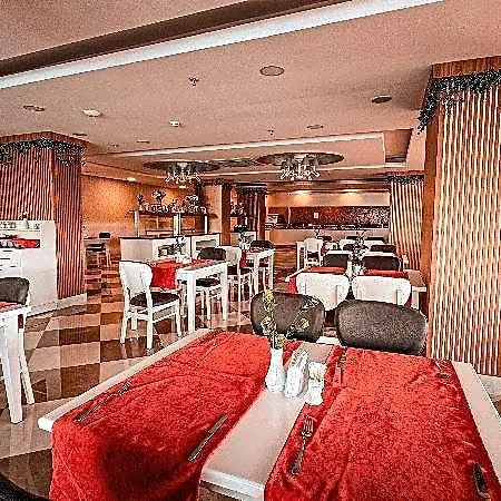 Otel Adella